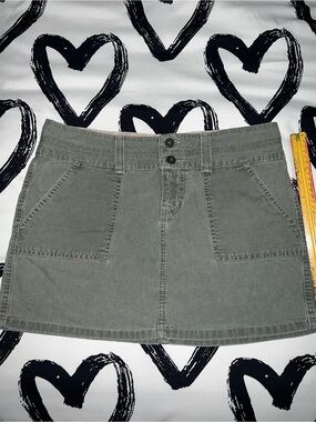 VINTAGE Y2K Hydraulic Cotton Cargo Utility
Mini Skirt